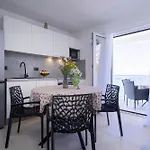 Vikendica Seaside House For Families With Children Cove Pokrivenik, Hvar - 12040 Gdinj