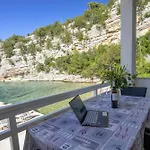Seaside House For Families With Children Cove Pokrivenik, Hvar - 12040 Vikendica *