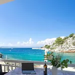 Vikendica Seaside House For Families With Children Cove Pokrivenik, Hvar - 12040 Gdinj