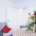 Vikendica Seaside House For Families With Children Cove Pokrivenik, Hvar - 12040 Gdinj